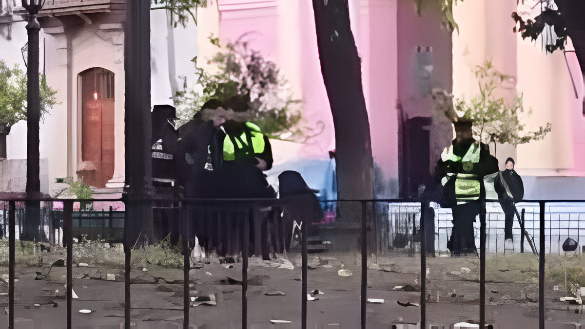Detención frente a la Catedral: Un hombre fue sorprendido con actitud sospechosa hacia una menor