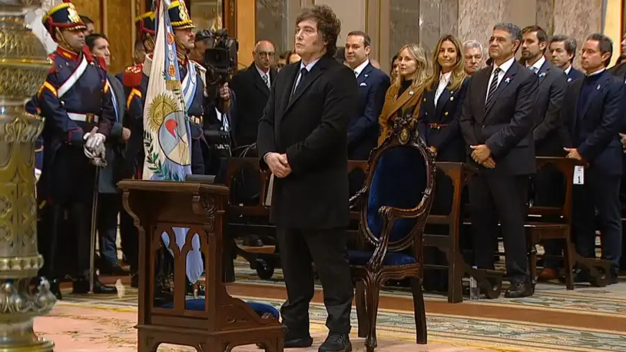 “Roma no paga traidores”: Milei ignoró a Villarruel y Jorge Macri en el Tedeum del 25 de Mayo