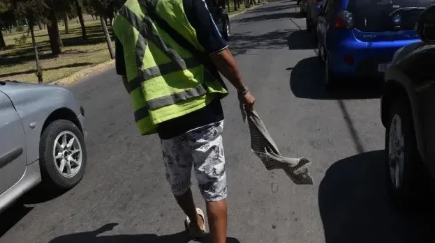 ¡EL PEAJE DEL MIEDO! DENUNCIAN QUE LOS "TRAPITOS" COBRARON HASTA $10.000 EN EL PARTIDO DE BOCA